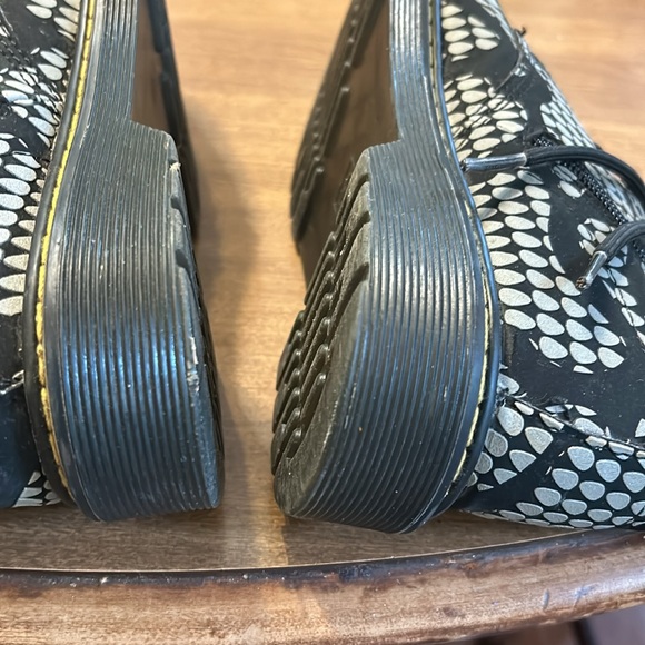 Dr. Martens Delaney Glow in the dark boots size 5 - Picture 5 of 8